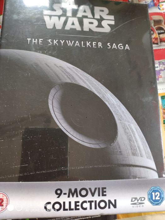 Vând DVD starwars