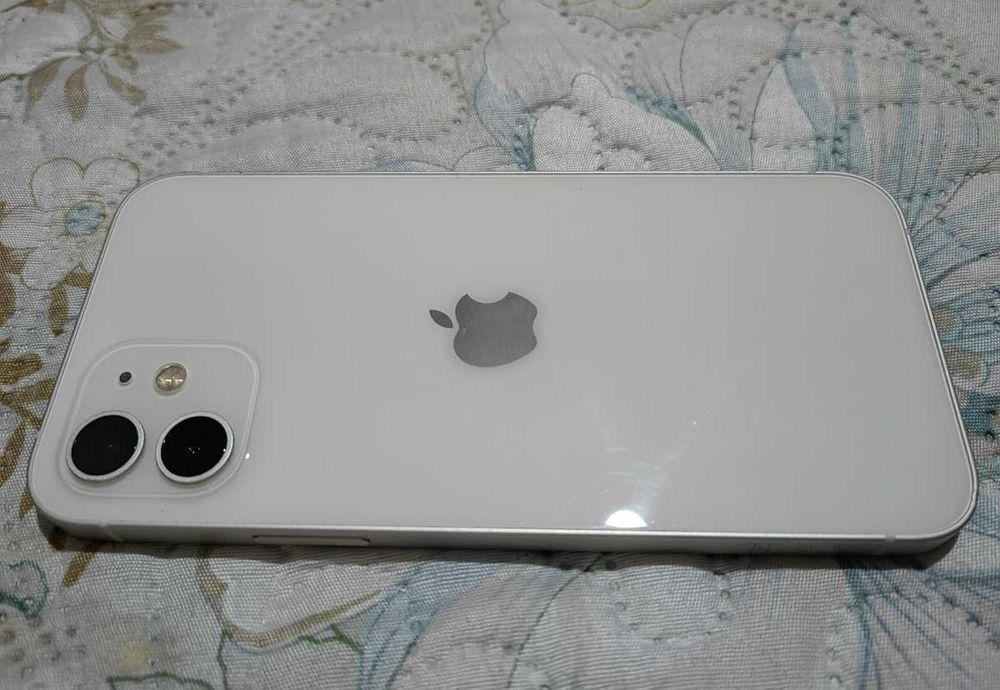 Iphone 12 64GB  Запазен