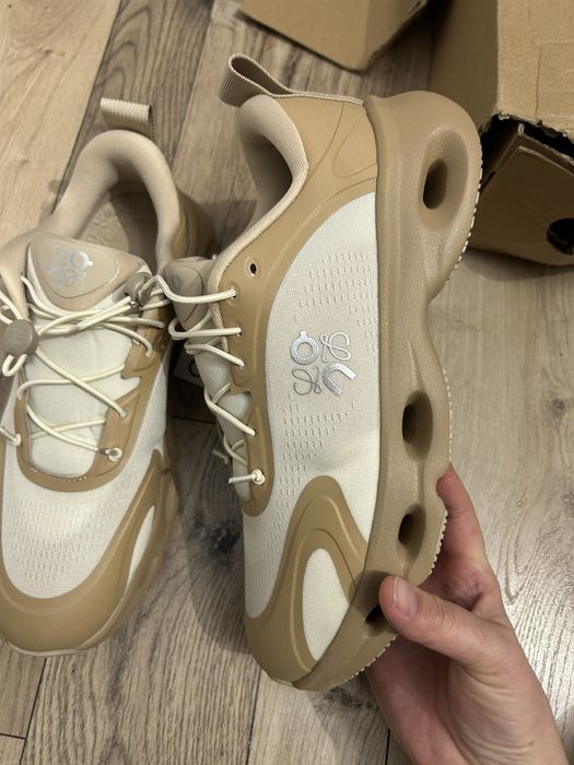 On loewe cloudsolo eu41