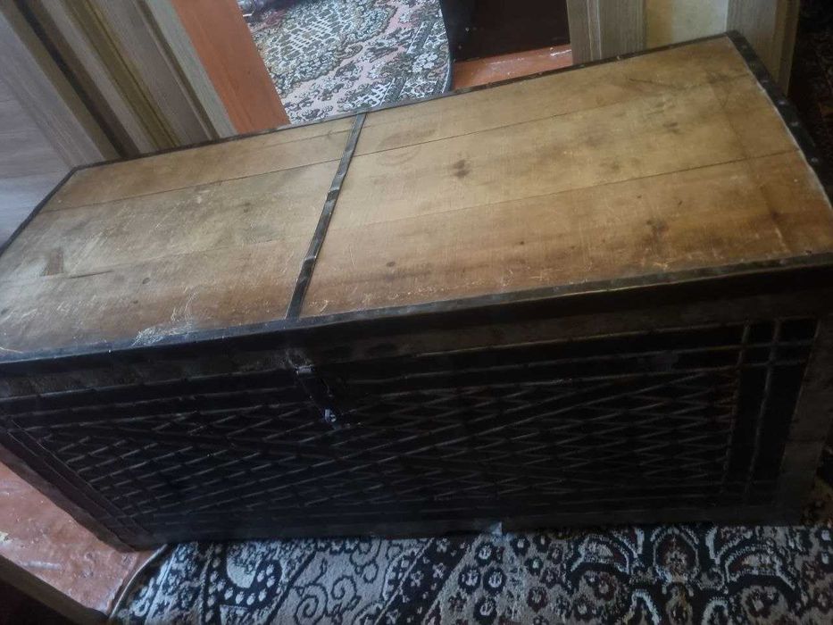 Eski sandiq juda mustahkam 119x51x54cm