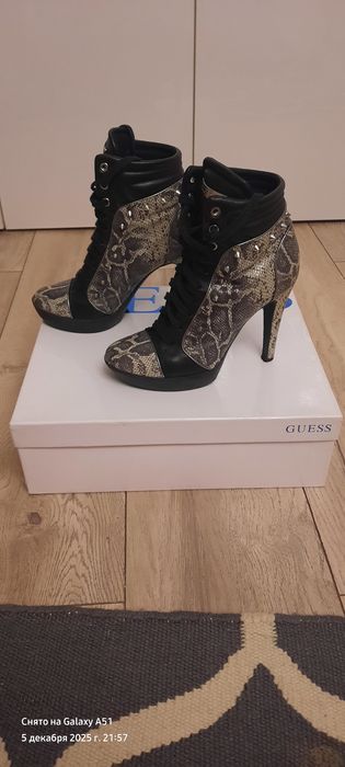 продам ботильоны guess