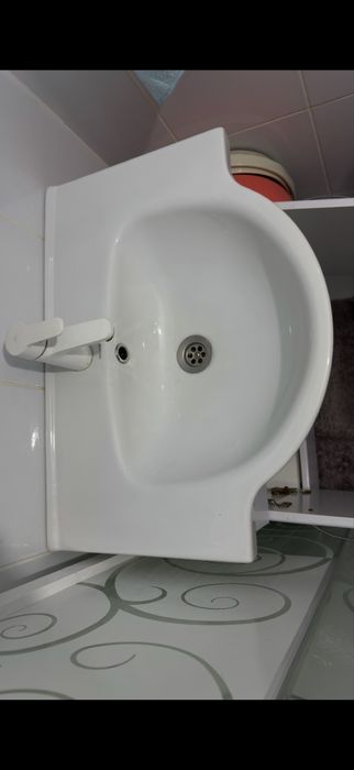 Продам раковину с тумбой
