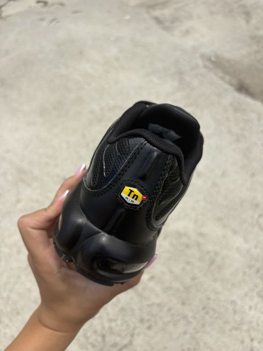 TN  Triple Black