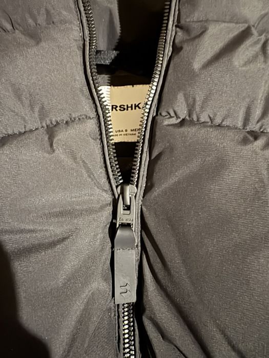 vestă neagră tip puffer de la Bershka Talia S