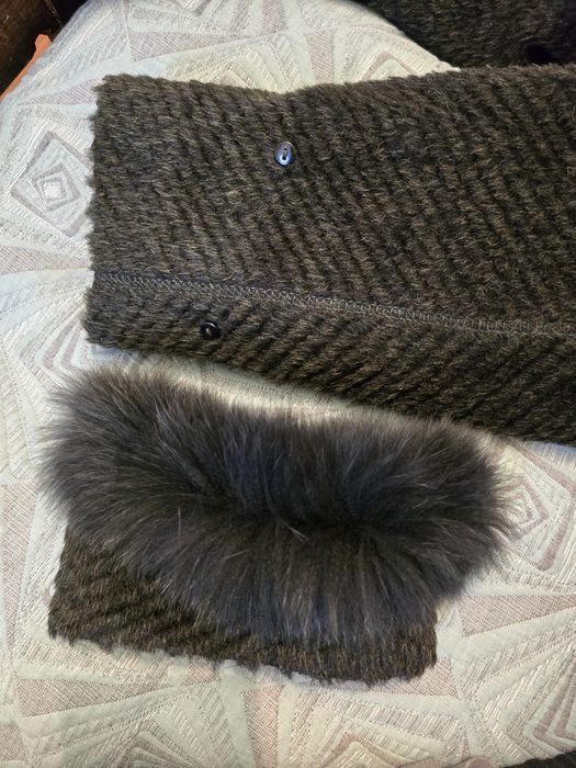 Женское пальто со съемным капюшоном