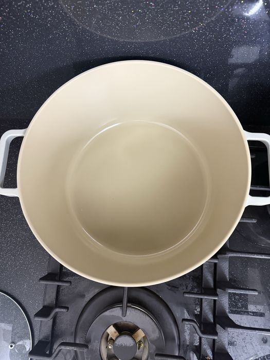 Продаю керамический казан. В хорошем состоянии