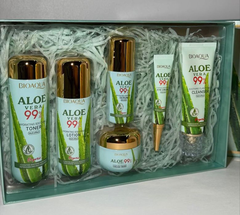 Набор для лица уходовый подарочный