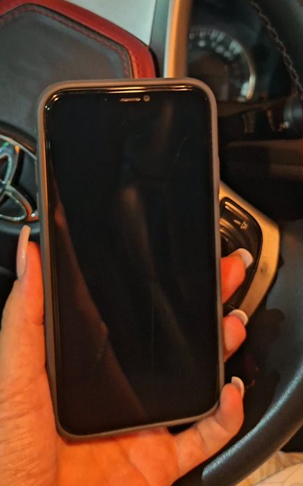 iPhone 11  128 ГБ.