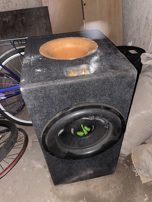 Продам большой сабвуфер цена 40 тыс