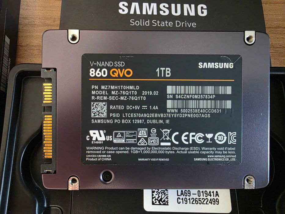 SSD Samsung 860 QVO, 1TB, SATA III, 2.5" - MZ-76Q1T0BW