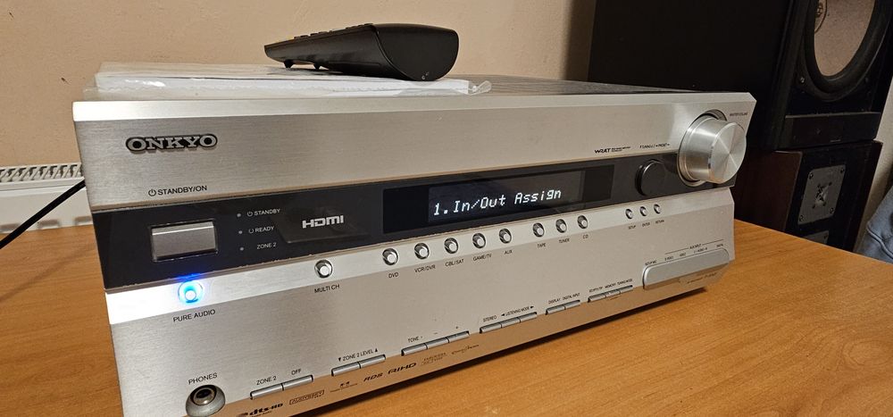Onkio TX-SR605 7.1 AV Receiver.