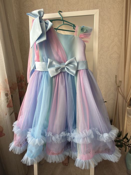 Нарядное детское платье