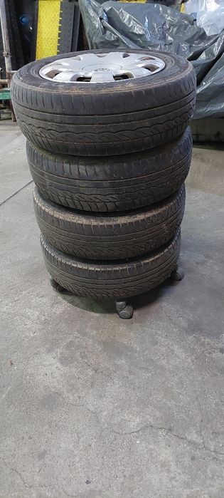 Set 4 roti vara tabla  195/65 R 15 audi vw skoda etc. cu capace originale skoda octavia 2