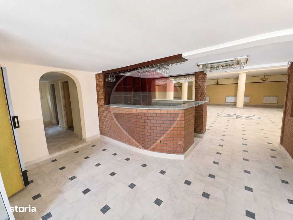 Spațiu comercial de 800mp de vânzare in Marginea
