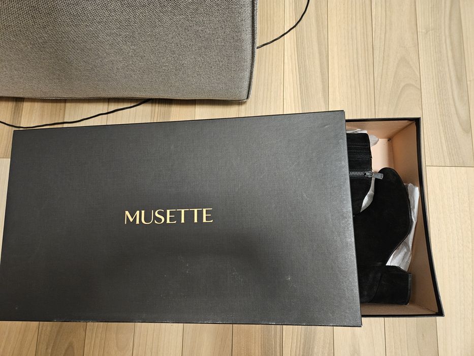 Cizme Musette piele intoarsa mărimea 36