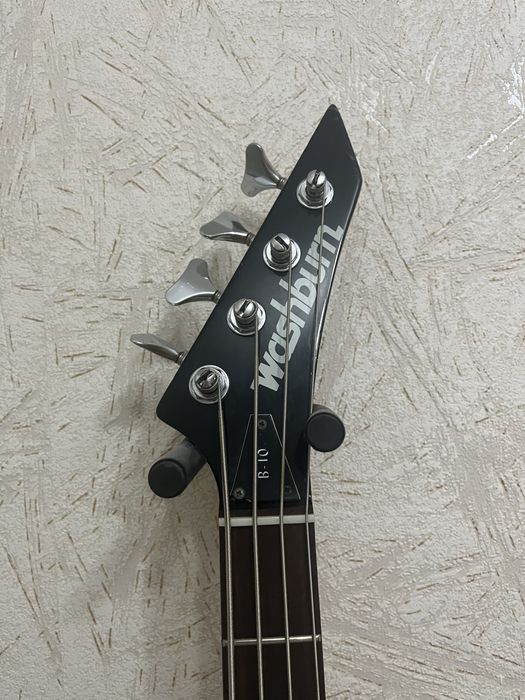Бас гитара washburn и комбоусилитель