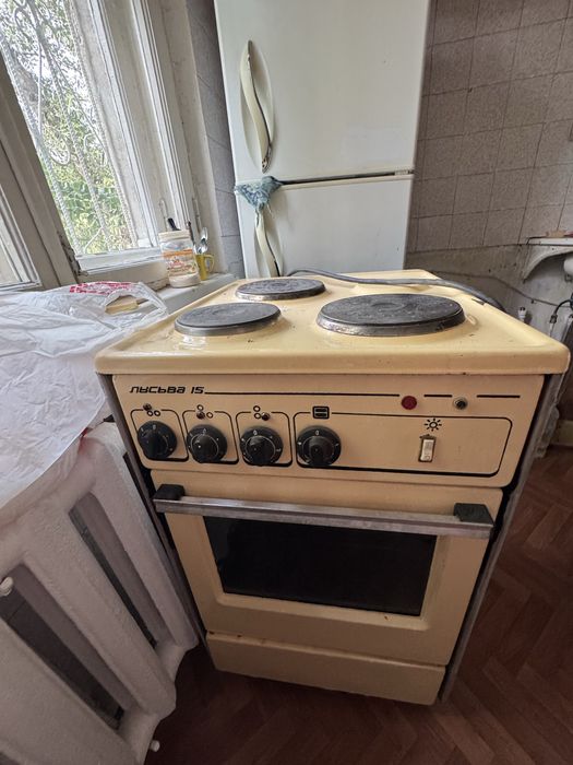 Продам электро плиту