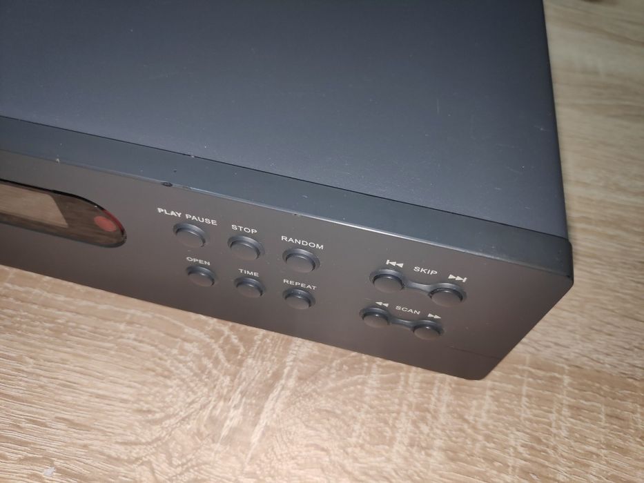 Продавам CD player NAD C 521BEE
