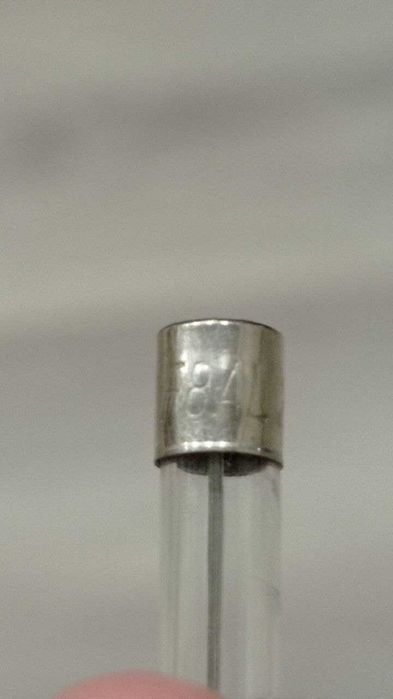 Стеклянный предохранитель