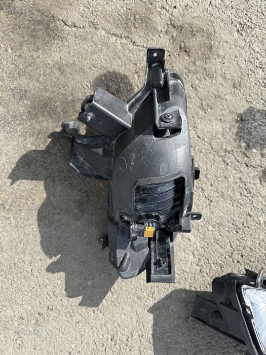 Продам противотуманки на Kia Cerato