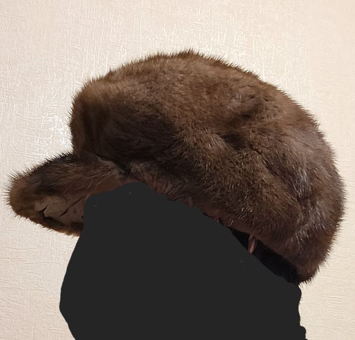 Продам норковую шапку-кепку