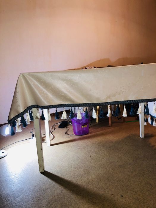 Скатерть продам на квадратный стол