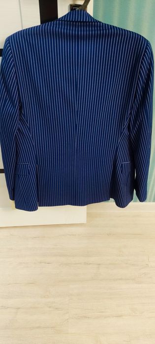 Продам, двойка классический костюм