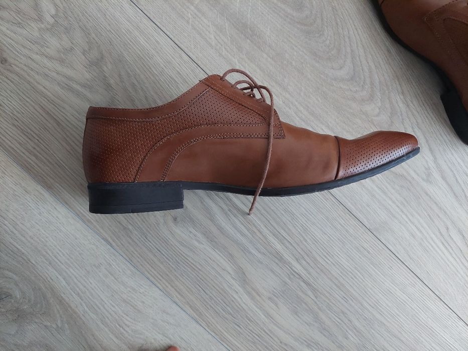 Pantofi de piele mărimea 40