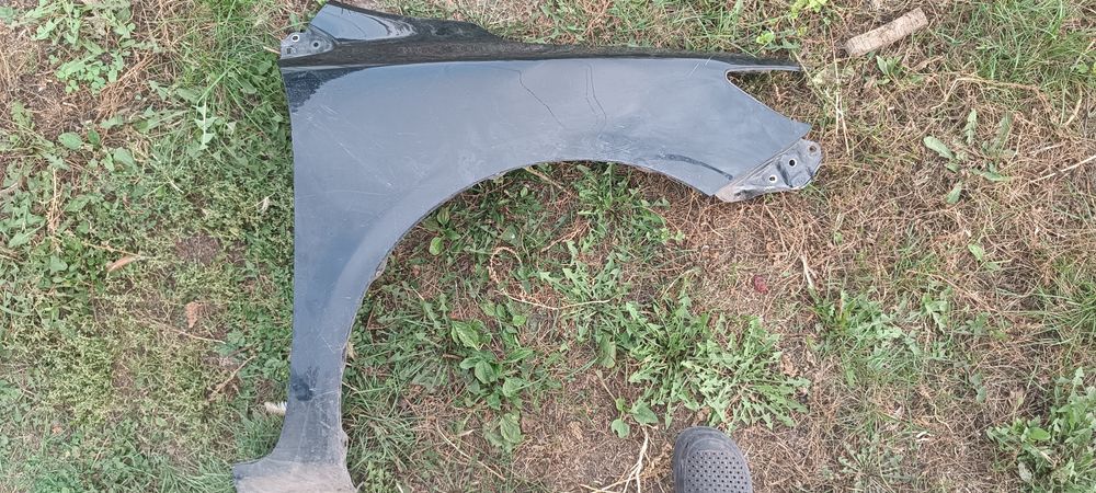 Передний бампер и правое переднее крыло