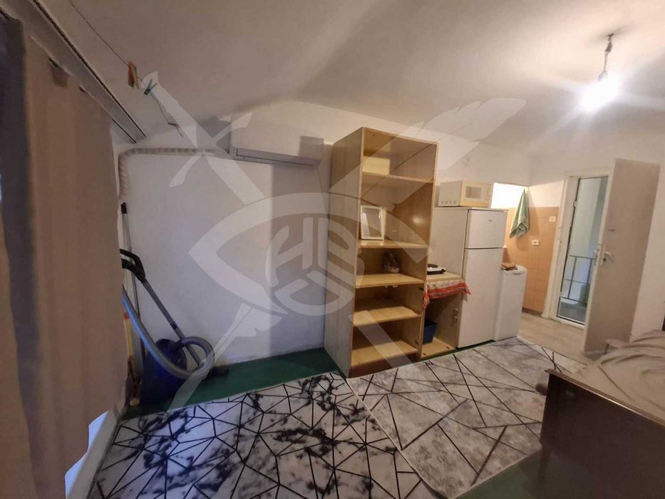 Дава се под наем Едностаен апартамент в Варна, Нептун - 16 кв.м за 175 € - Снимка #1