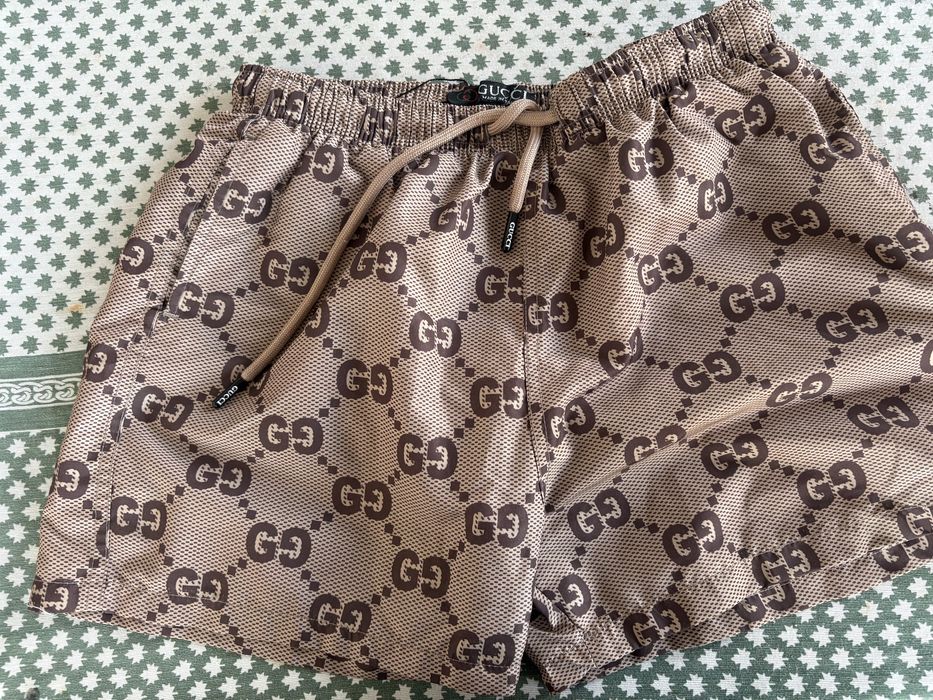 Pantaloni scurti putin purtati
