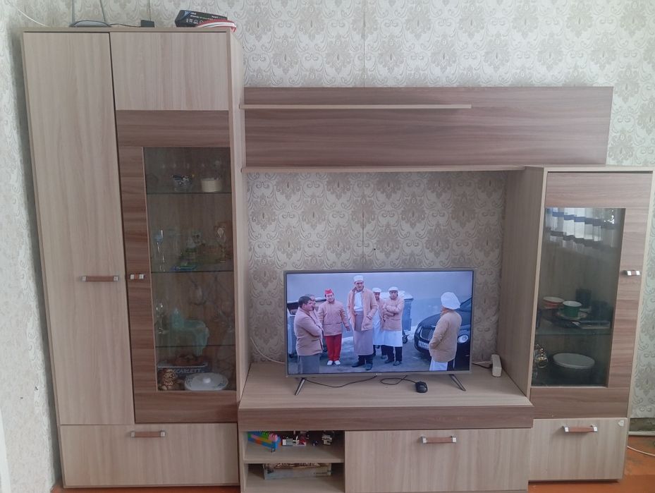 Продам стенку в зал