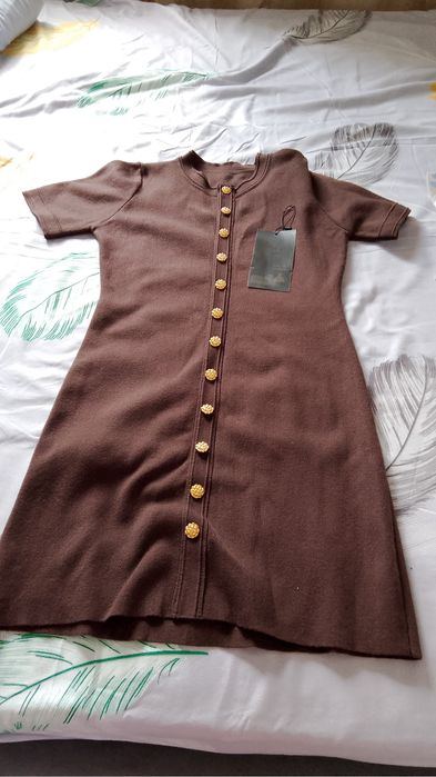 Жаңа қоңыр трикотаж көйлек,этикеткамен