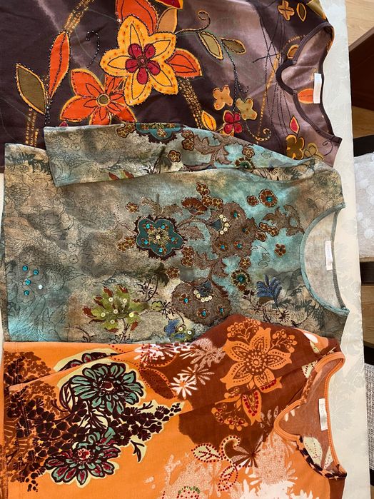 Vând trei bluze din bumbac cu strasuri