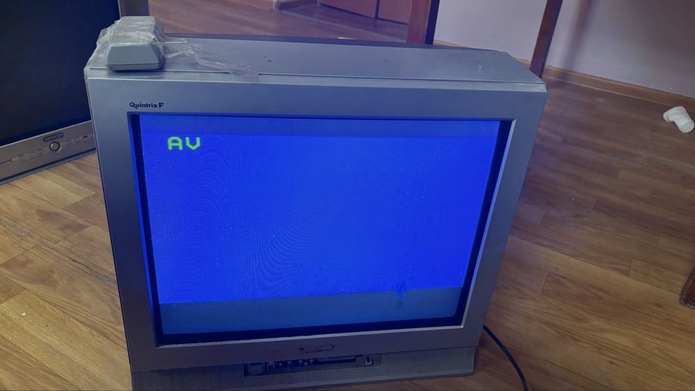 Телевизор старый от панасоник