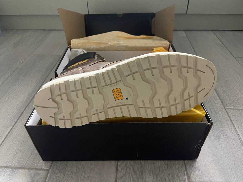 Продаются абсолютно новые ботинки CATERPILLAR со стальным носком.