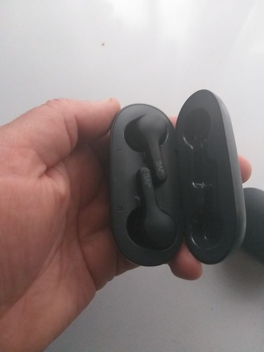 Casti in ear baterii bune