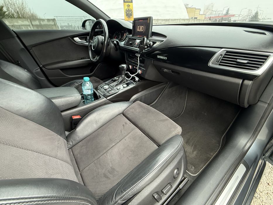 Audi RS7 bi-turbo 313 cp