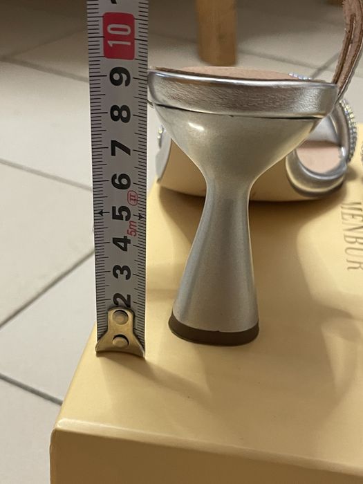 Официални сандандали на ток Guess и Menbur