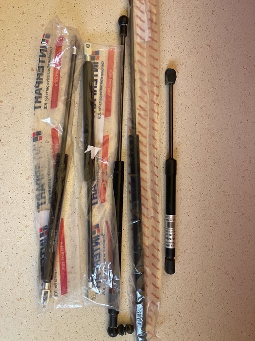 Amortizoare pentru Utilaje JCB usa/ capota