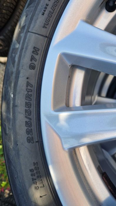 BMW E90 оригинални джанти със зимни гуми 225/55/17 8J×17 ET30 5×120