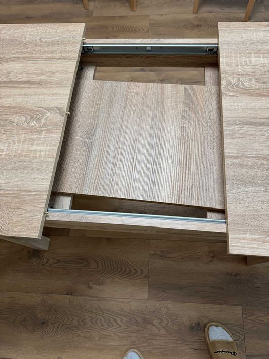 Дървена разтегателна маса