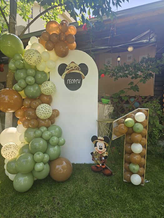 Фигура Мики Маус сафари