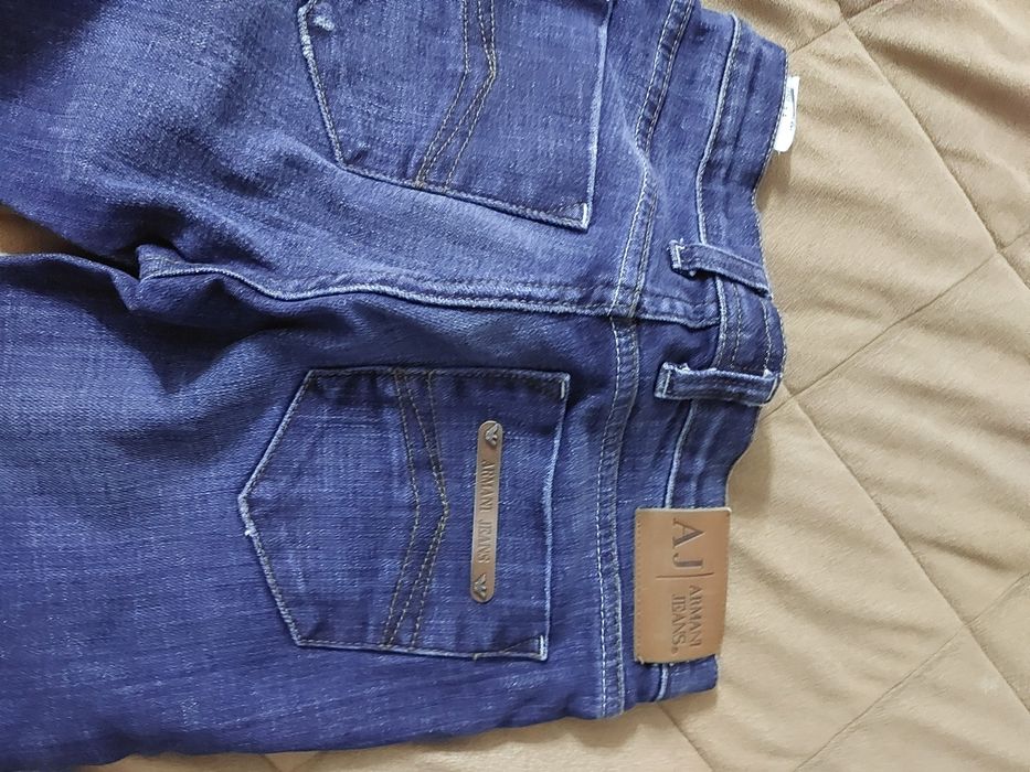 Blugi armani ca noi