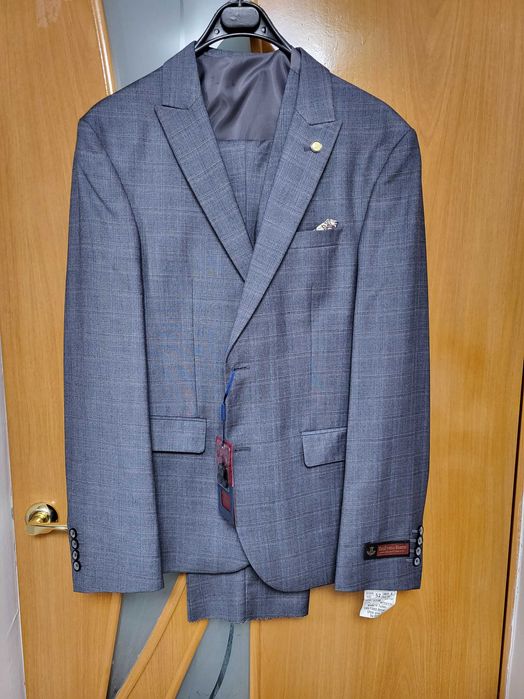 Мужской костюм тройка