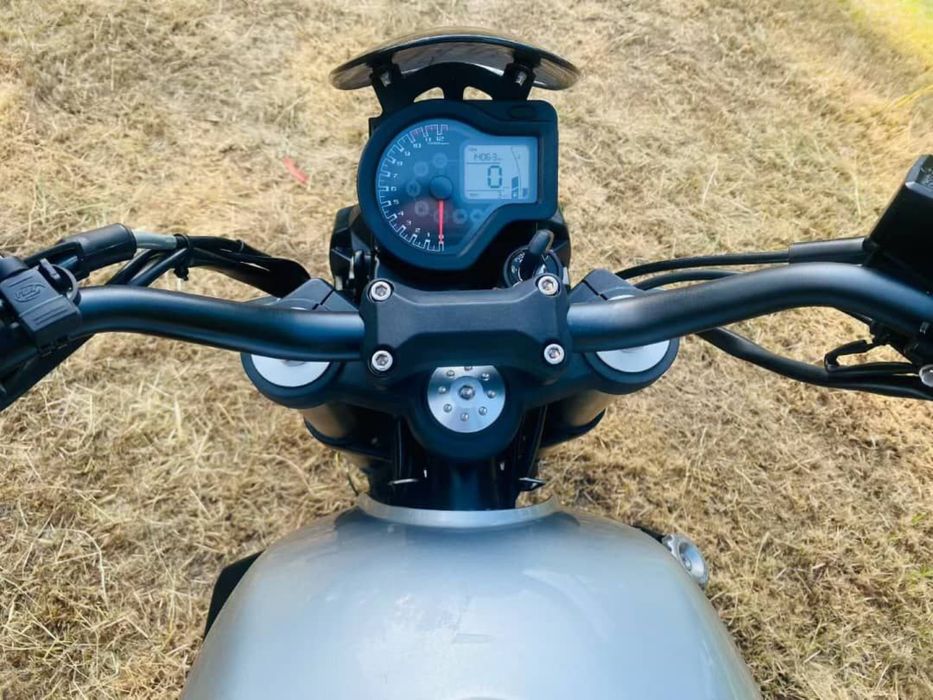 CYCLONE RE3 CAFE RACER 400cc в идеальном состоянии