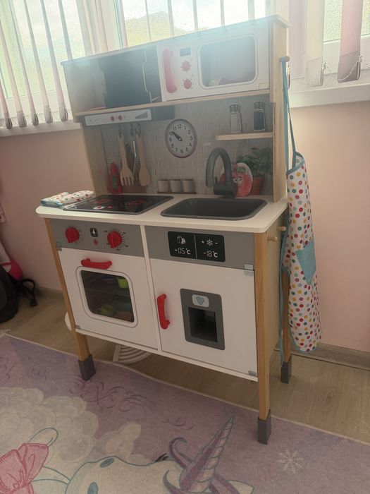 Детска кухня почти нова