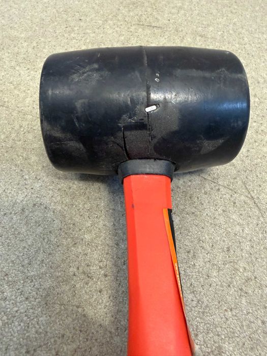 Ключ звездогаечен к-т 12бр/Клещи/Нож макетен/Ролетка/Стяга/Чук гумен/Брадва