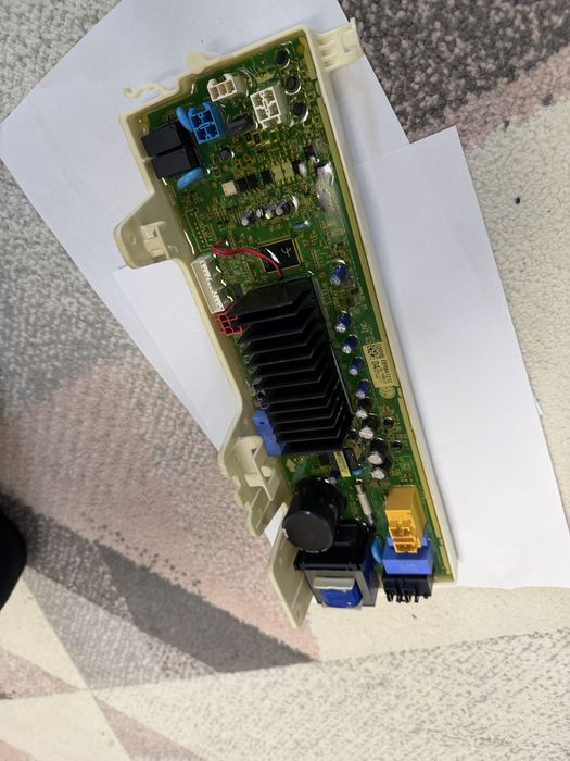 Placa de baza controller masina de spalat LG din model F4J7TY1W