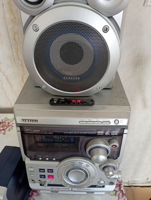 Ноутбук Леново i5 ва музыкальный ценр